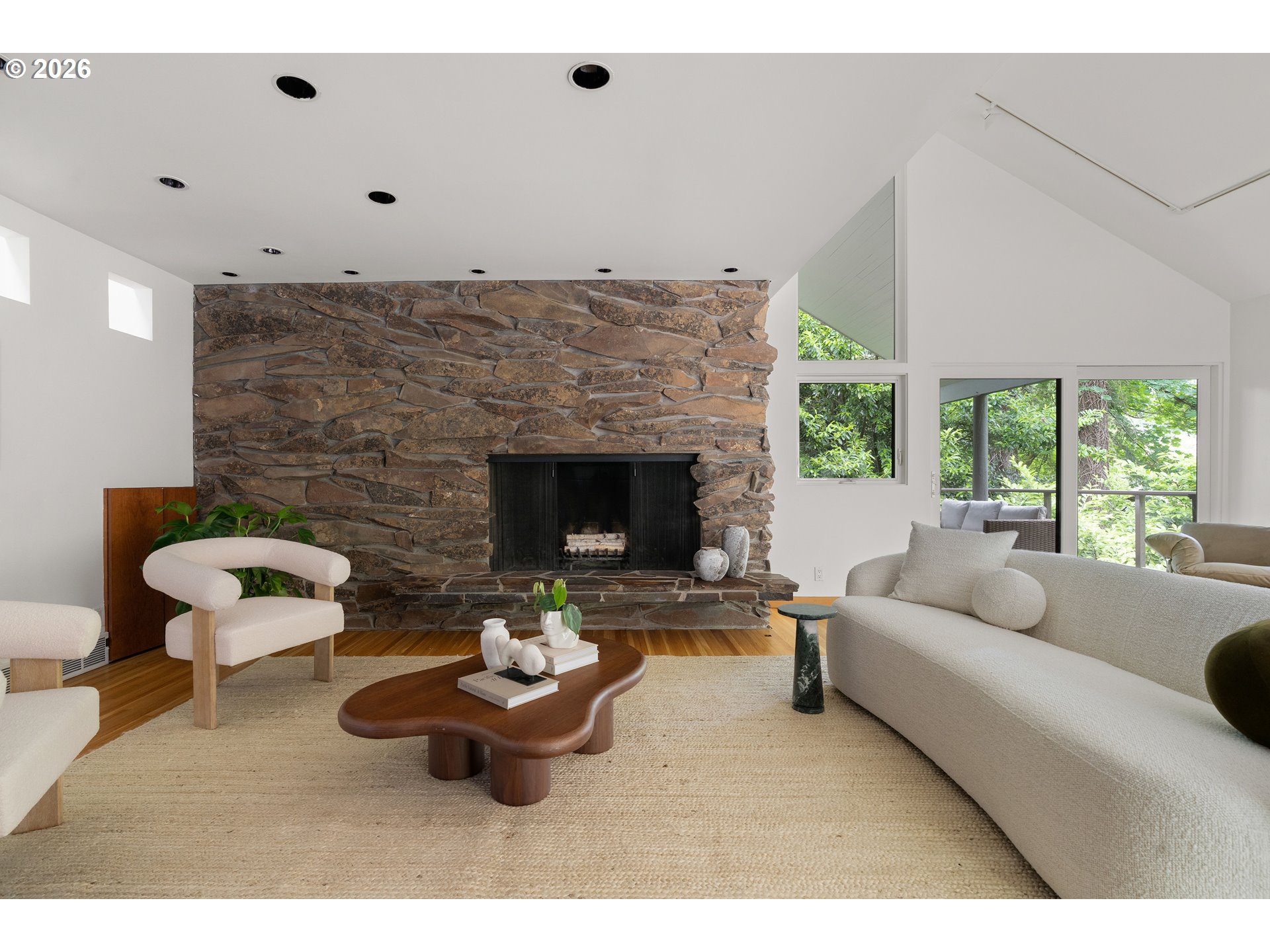 710 NW WINCHESTER TER