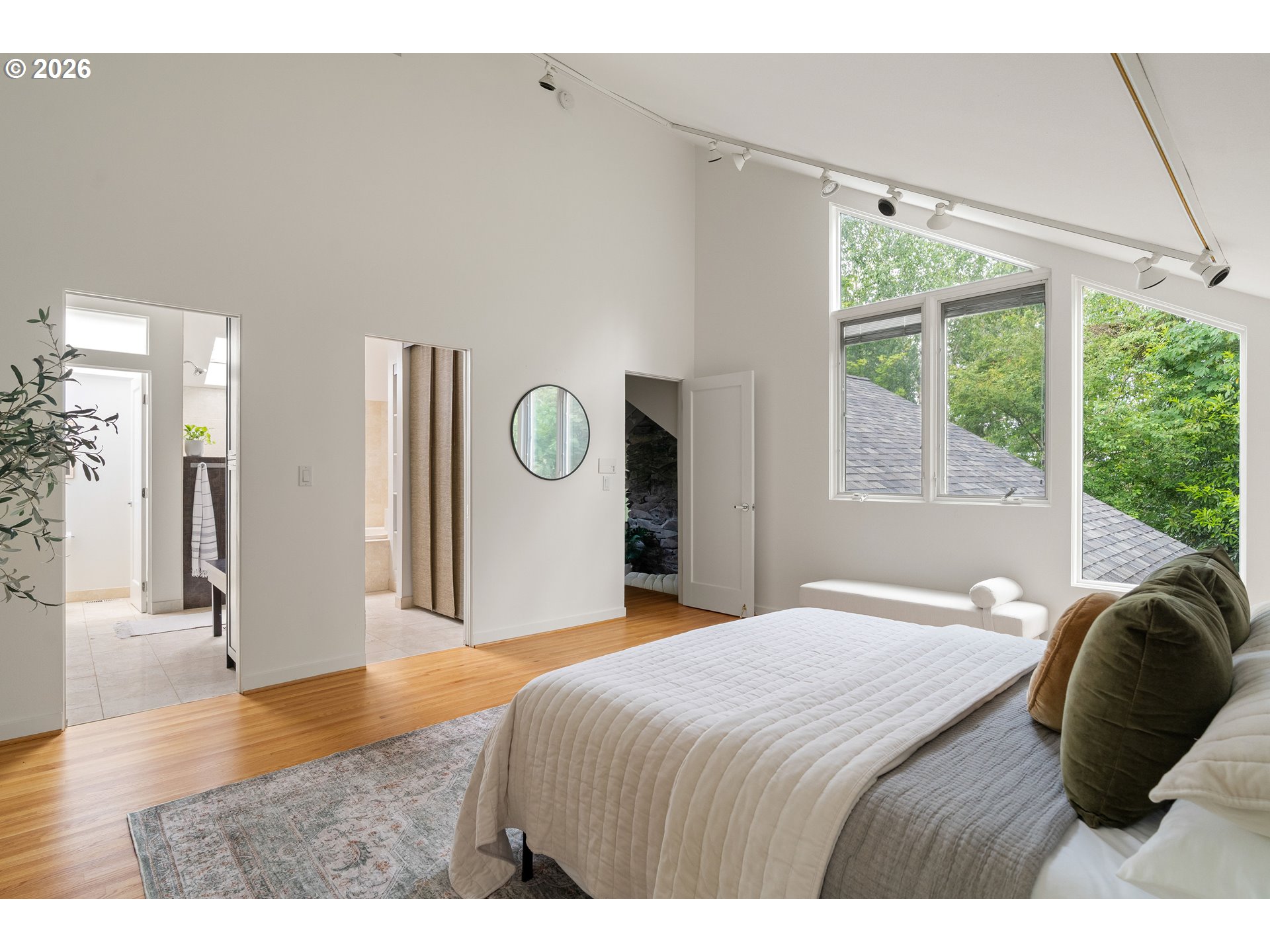 710 NW WINCHESTER TER