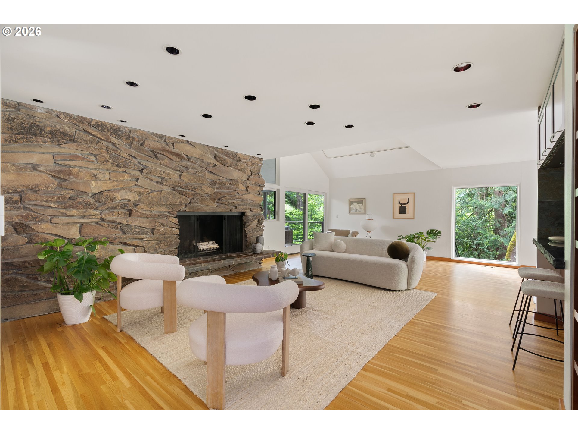 710 NW WINCHESTER TER