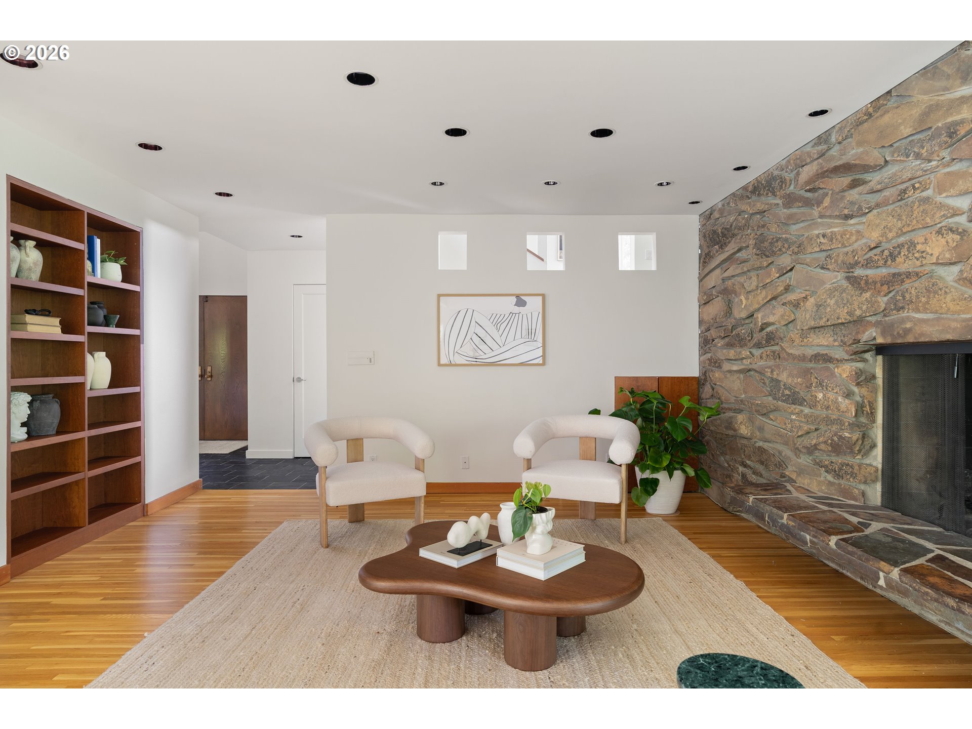 710 NW WINCHESTER TER