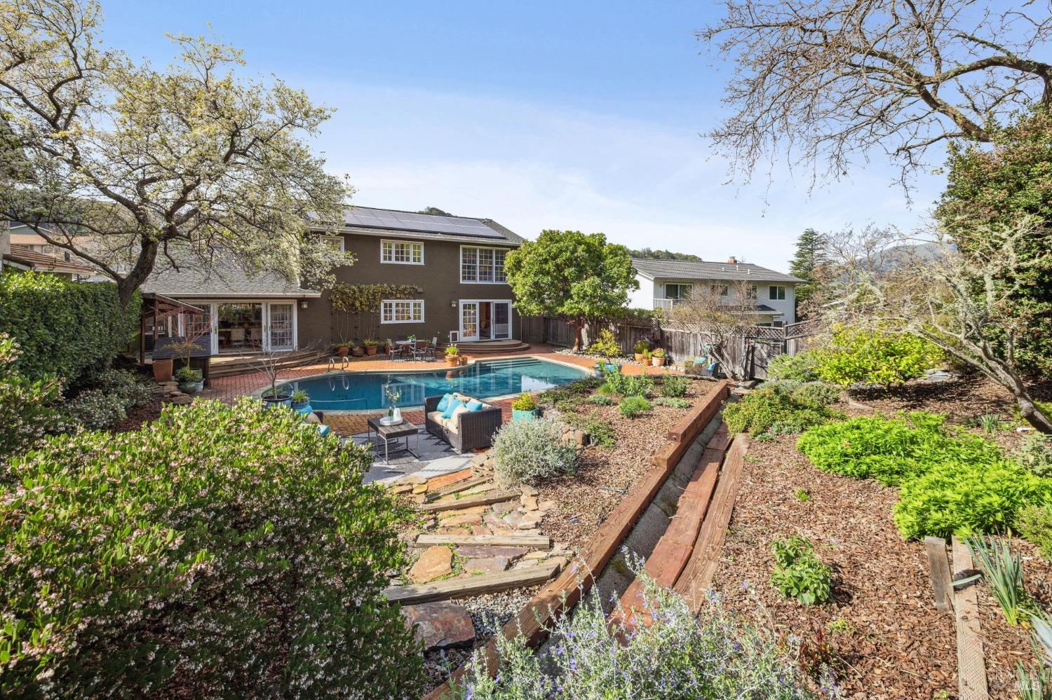31 Tan Oak Circle