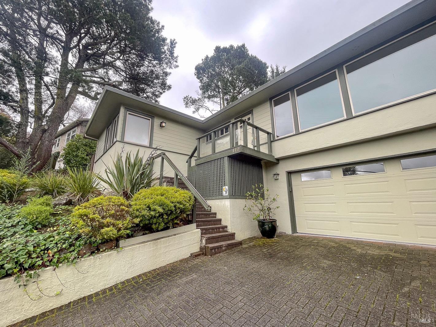 112 Reed Boulevard