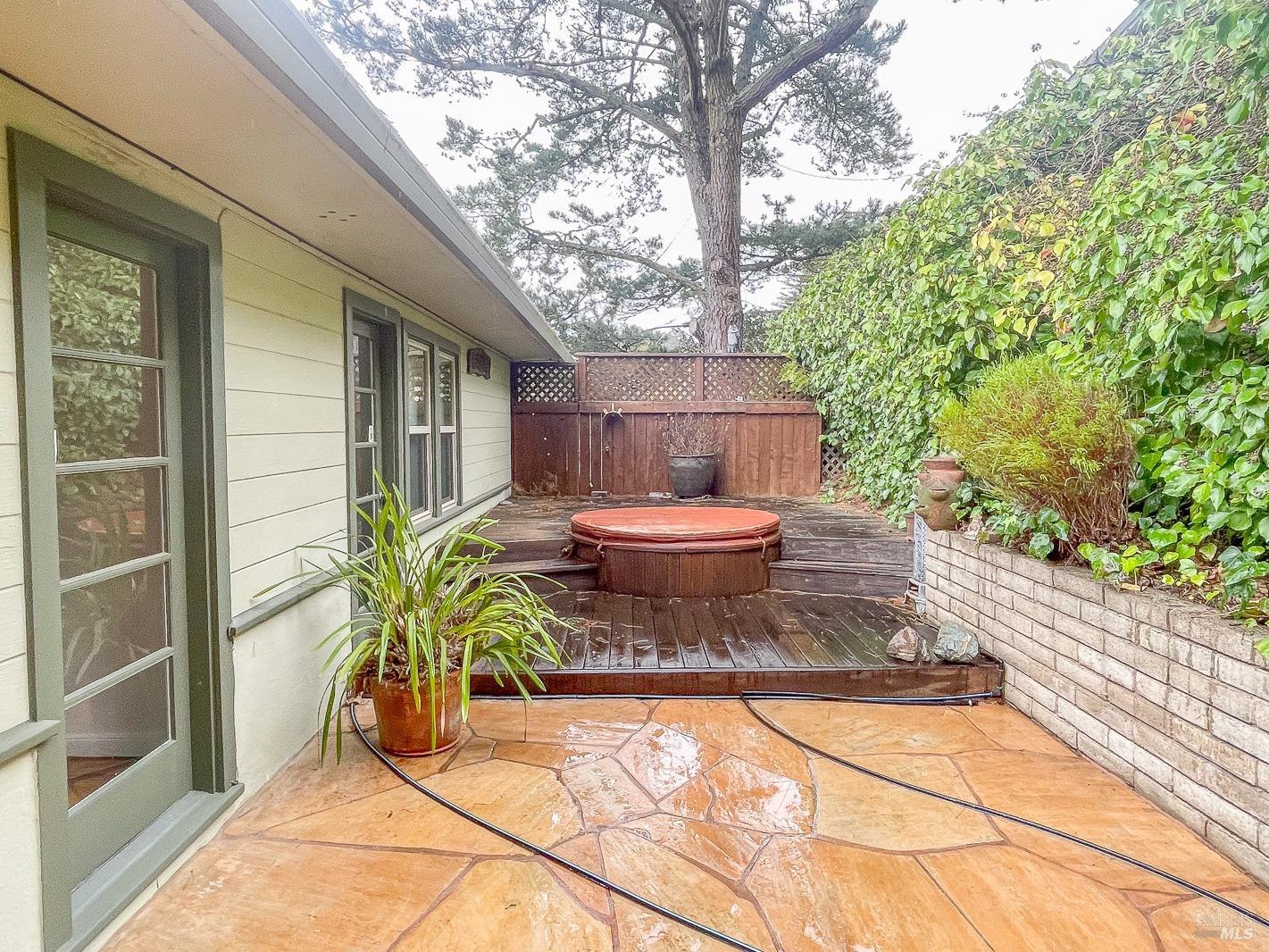 112 Reed Boulevard