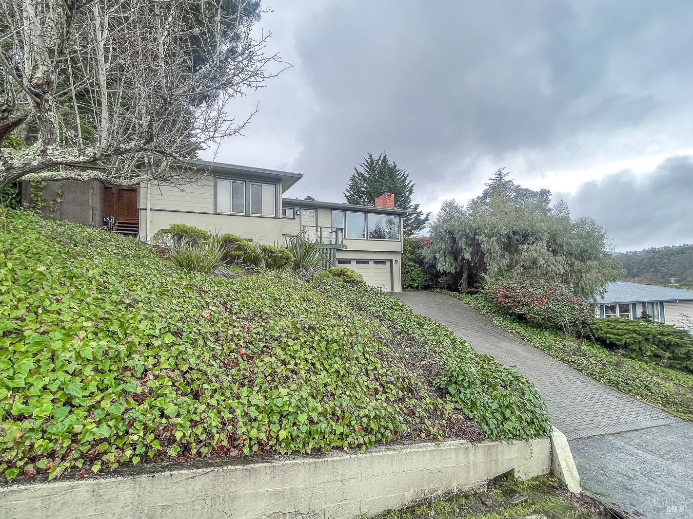 112 Reed Boulevard