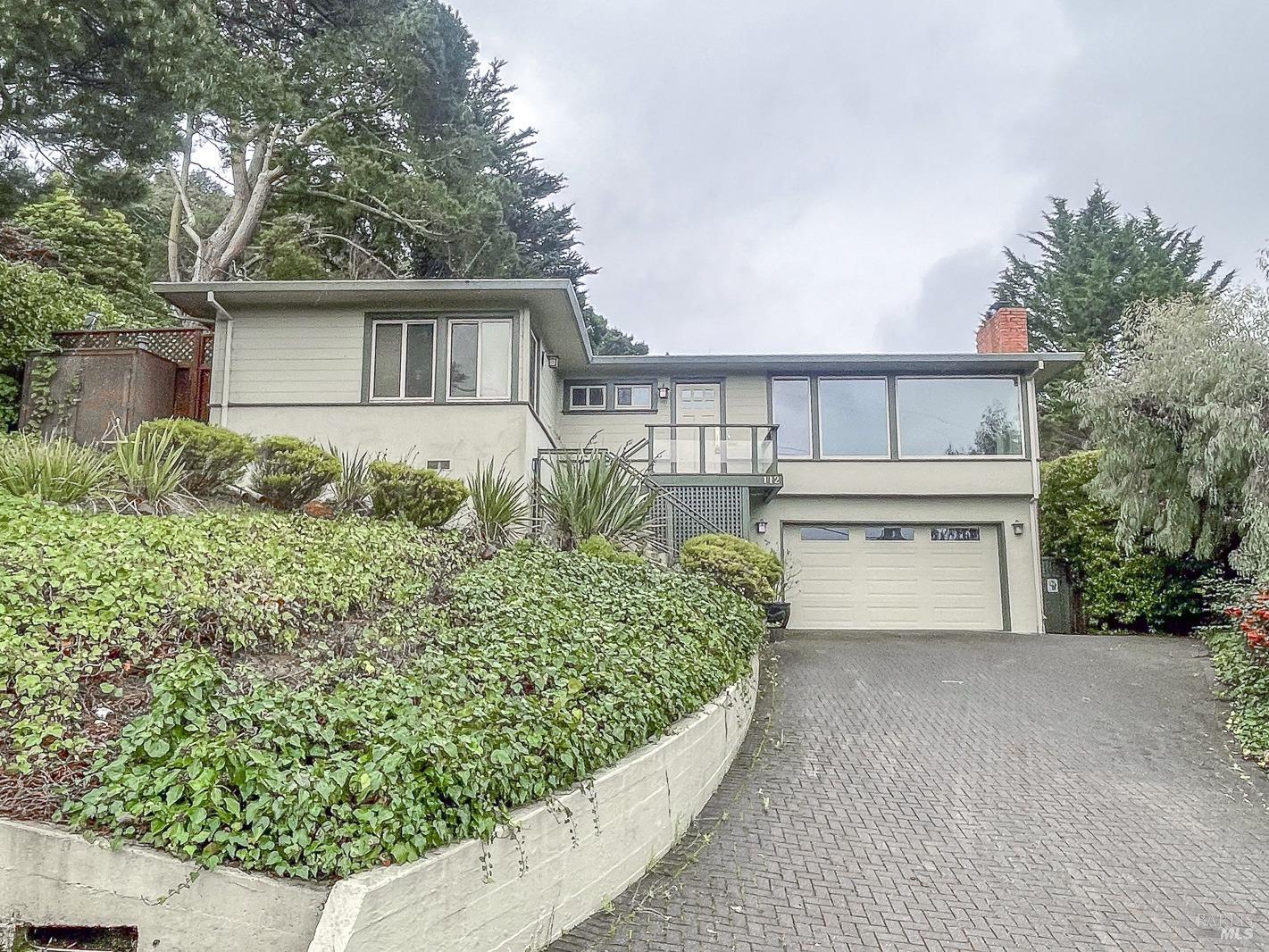 112 Reed Boulevard