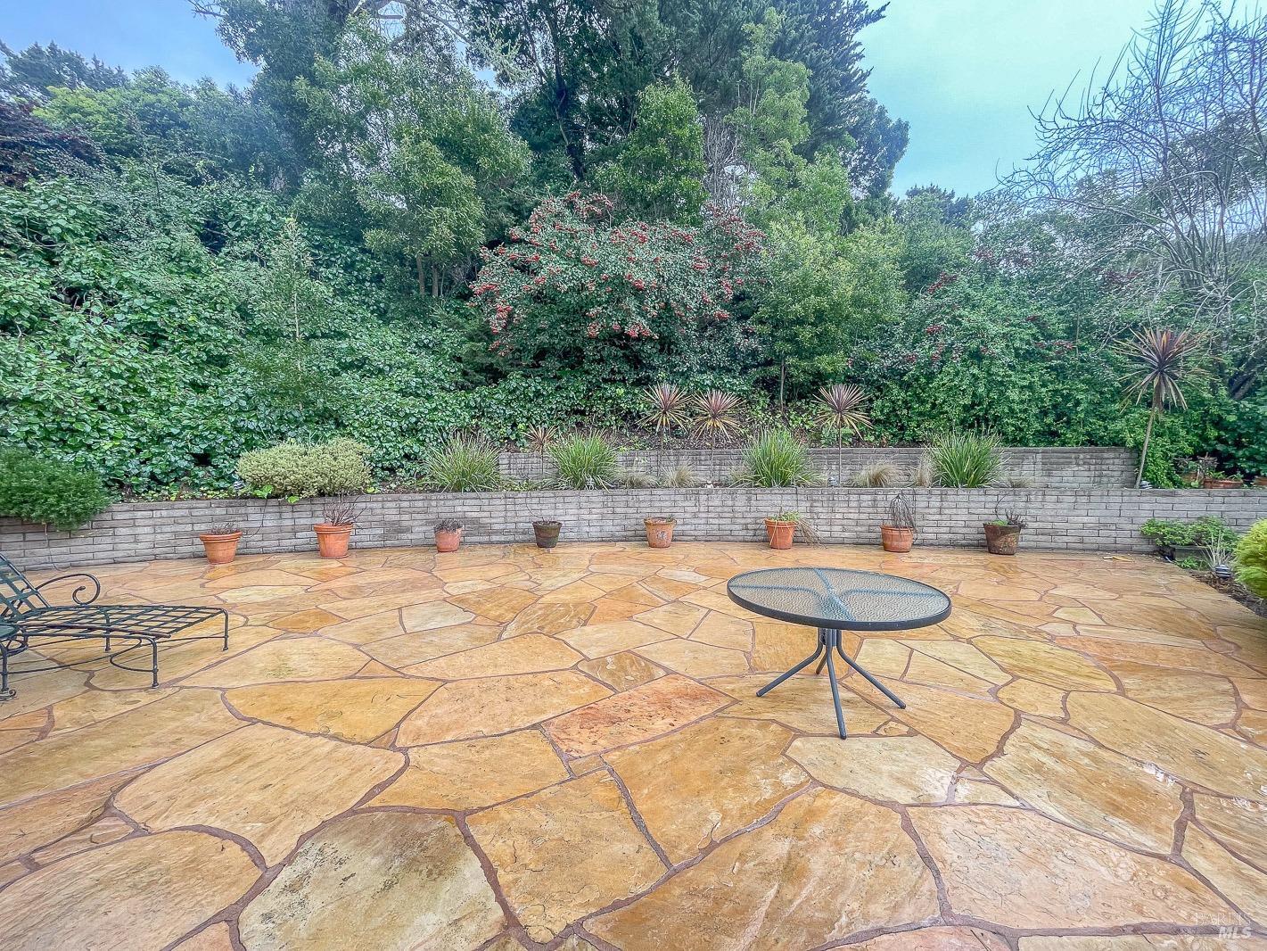 112 Reed Boulevard