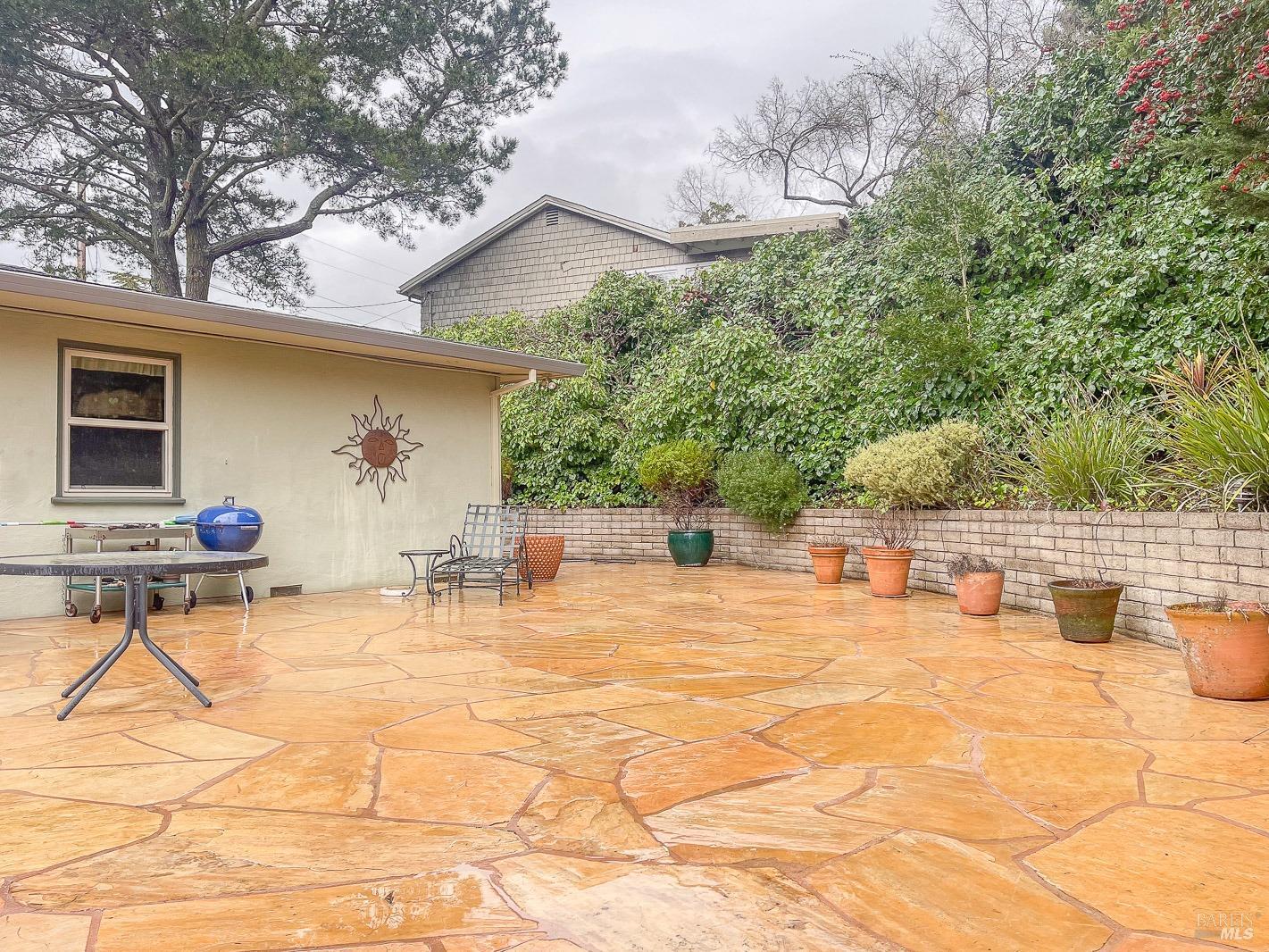 112 Reed Boulevard