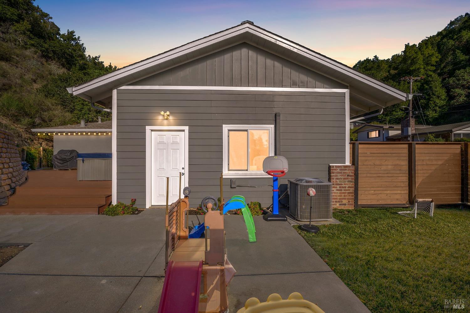 291 Mountain View Avenue