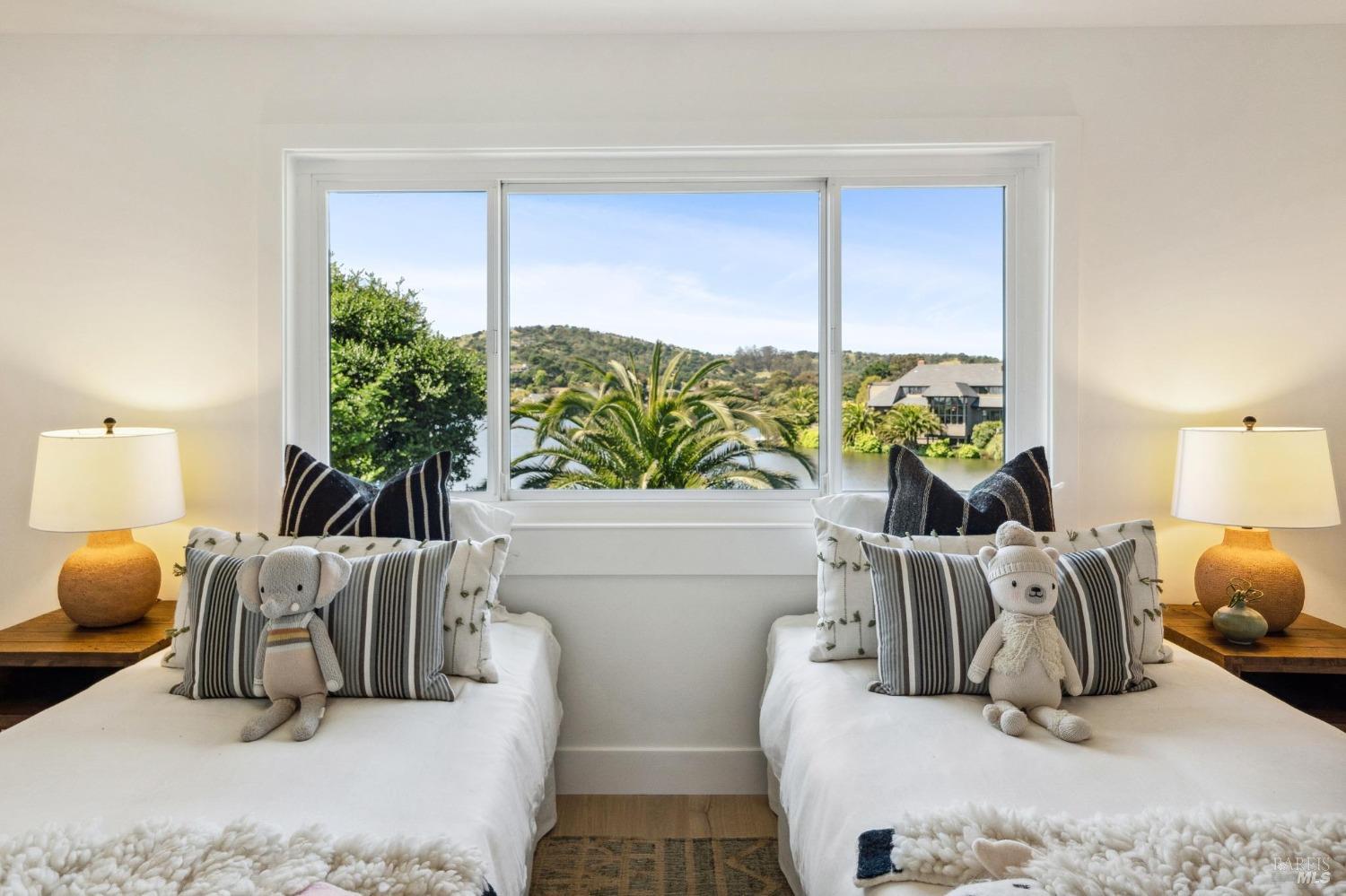 31 Lagoon Road