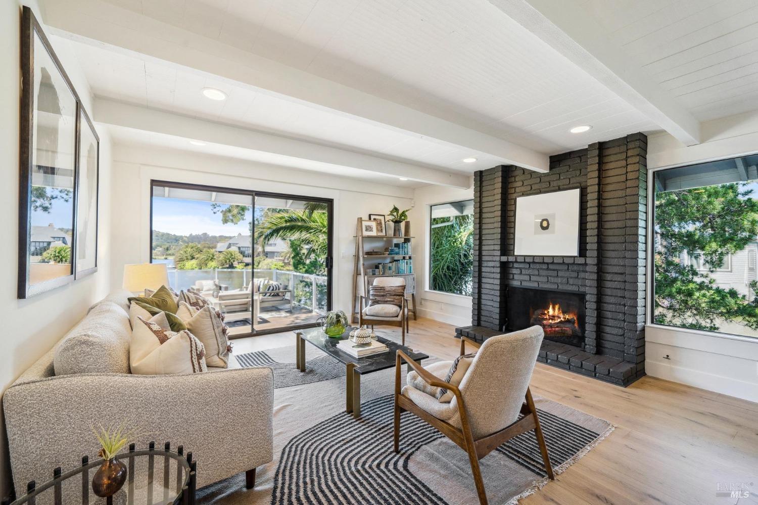 31 Lagoon Road