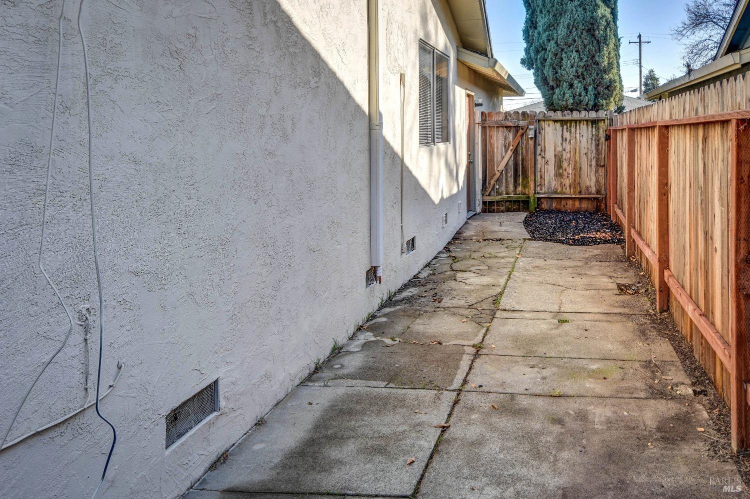 232 Santa Barbara Way