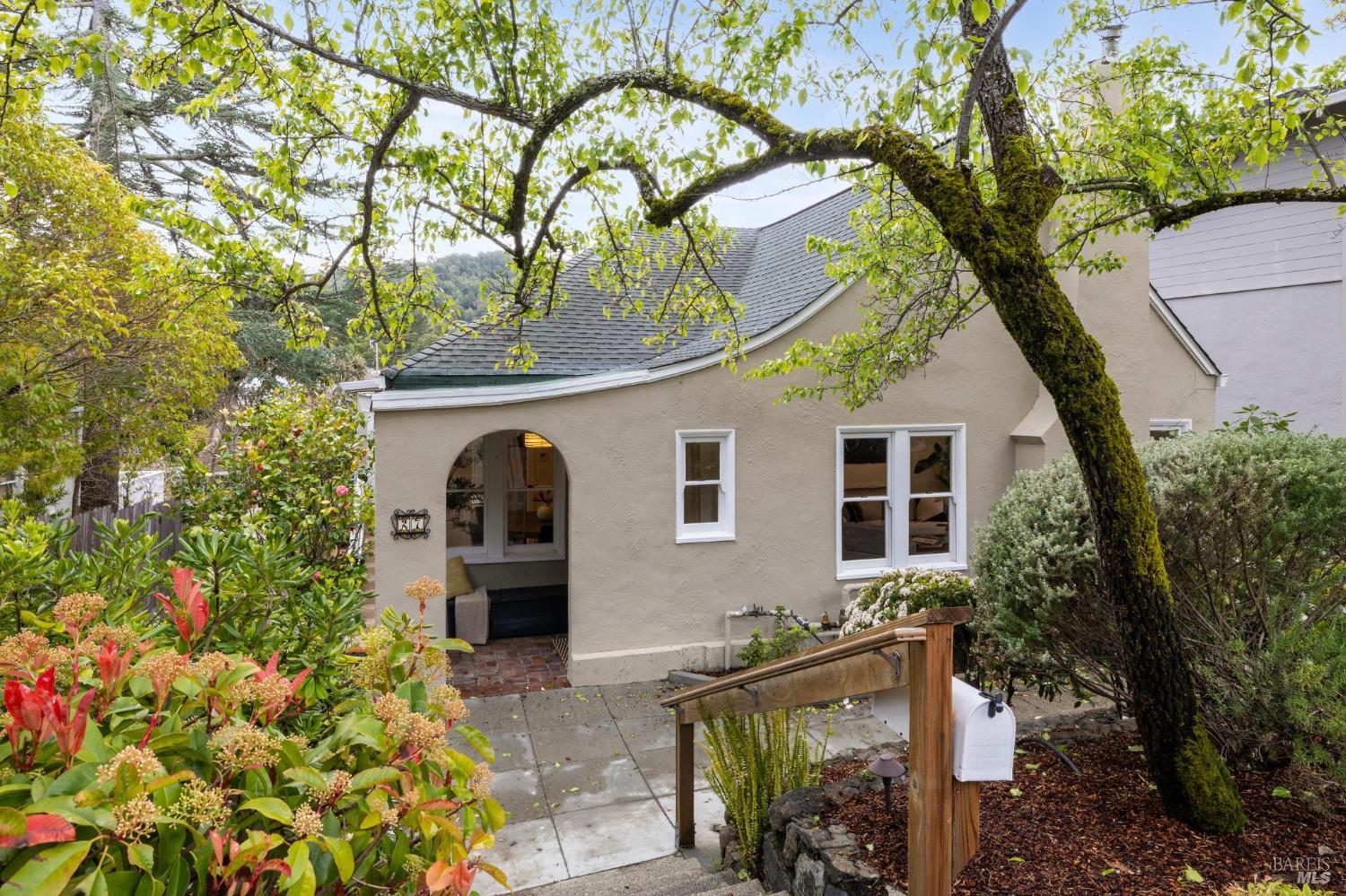 27 Rutherford Avenue