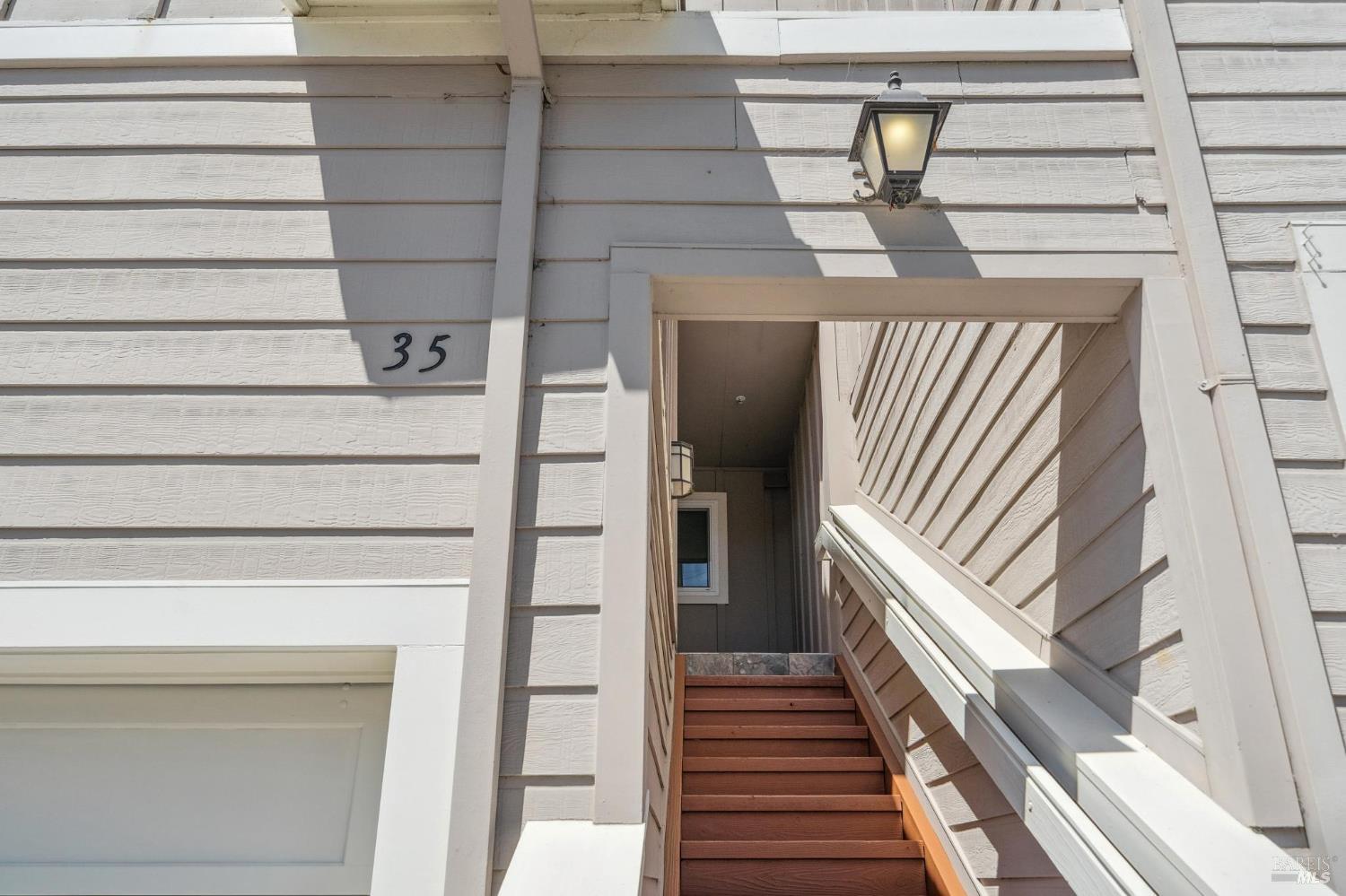 35 Buckelew Street