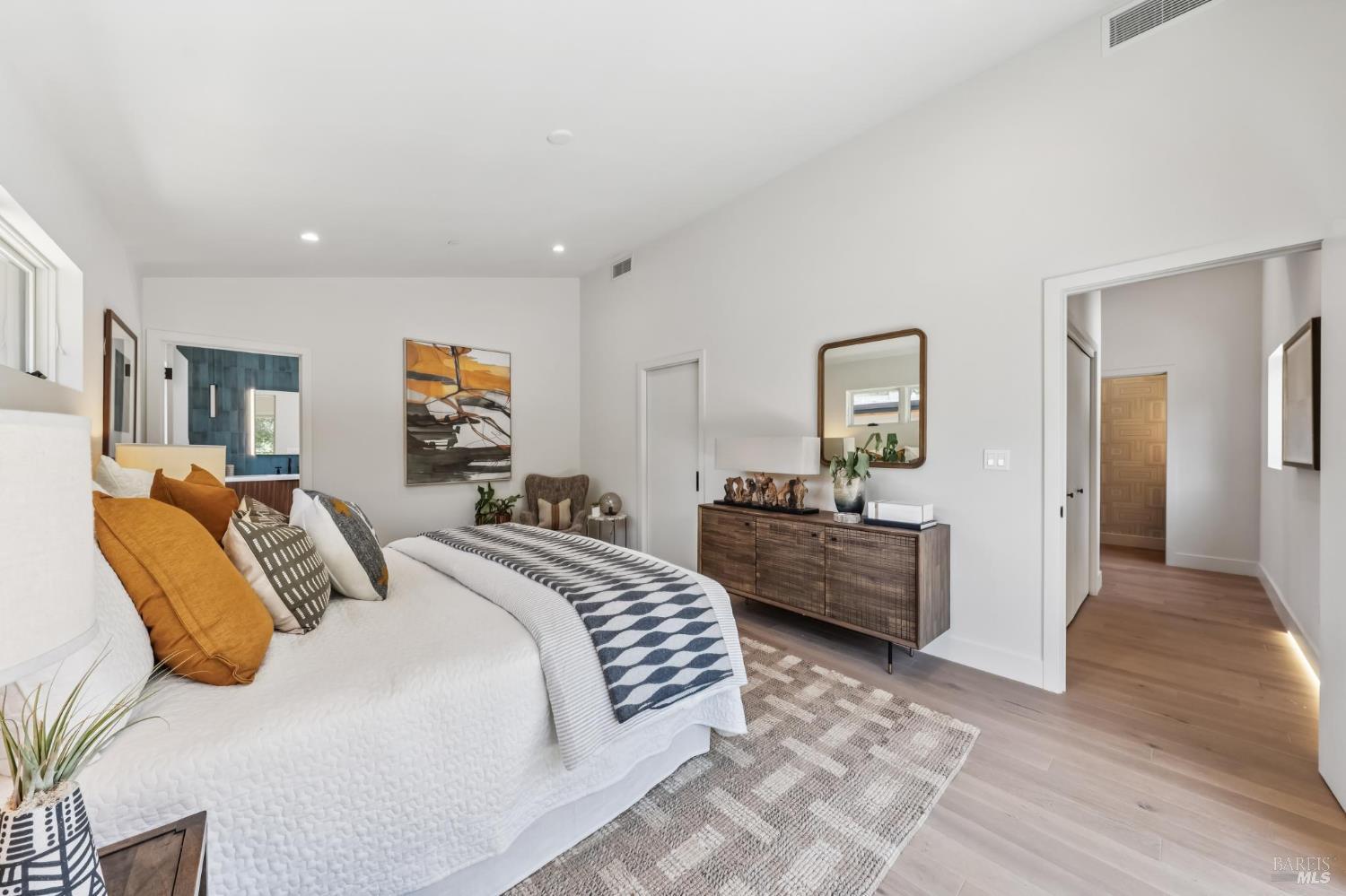 216 1st Street E