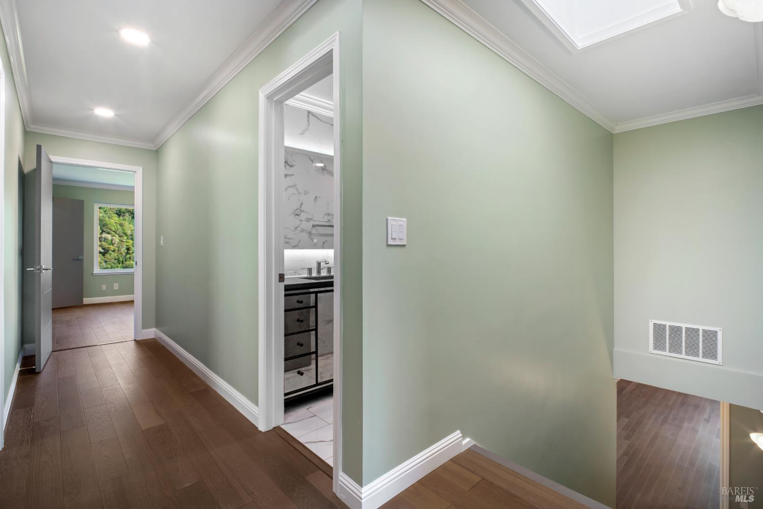 62 Oakdale Avenue