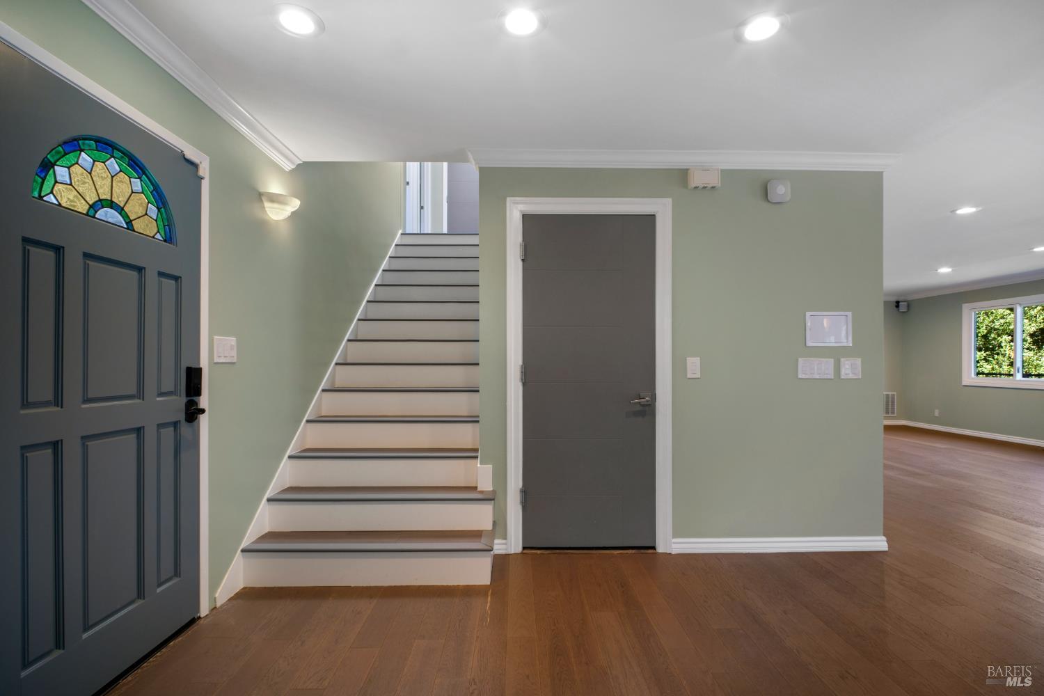 62 Oakdale Avenue