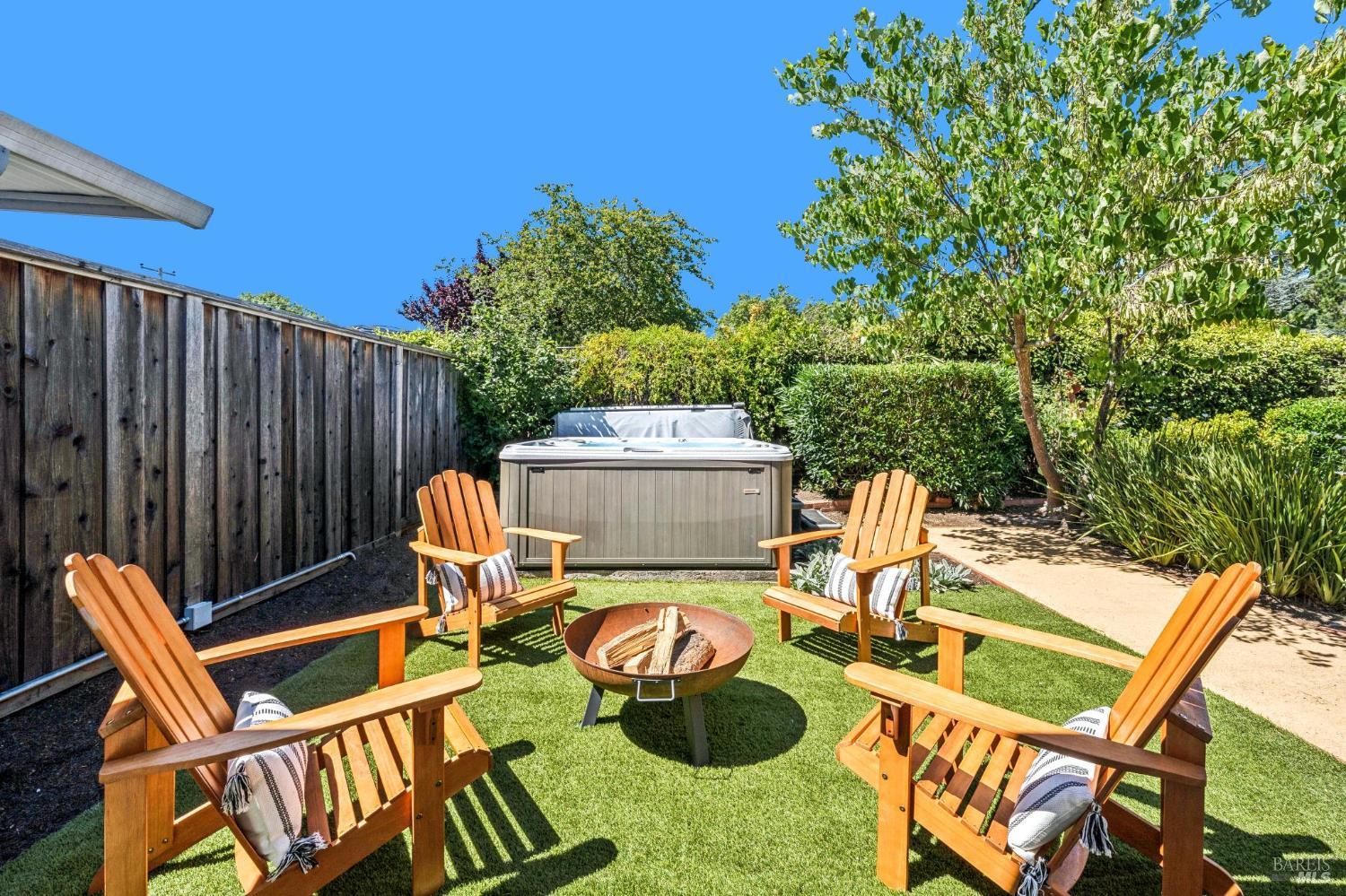 384 Hibiscus Way