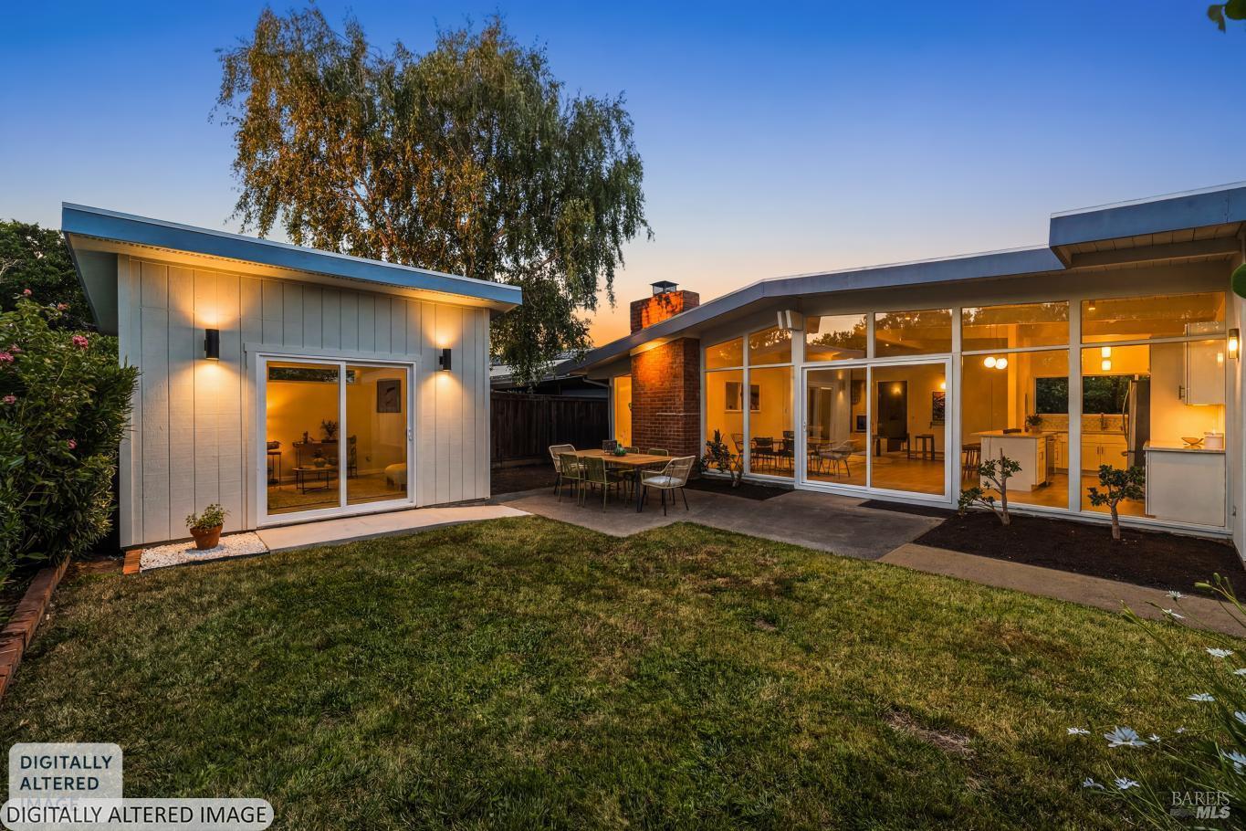 384 Hibiscus Way