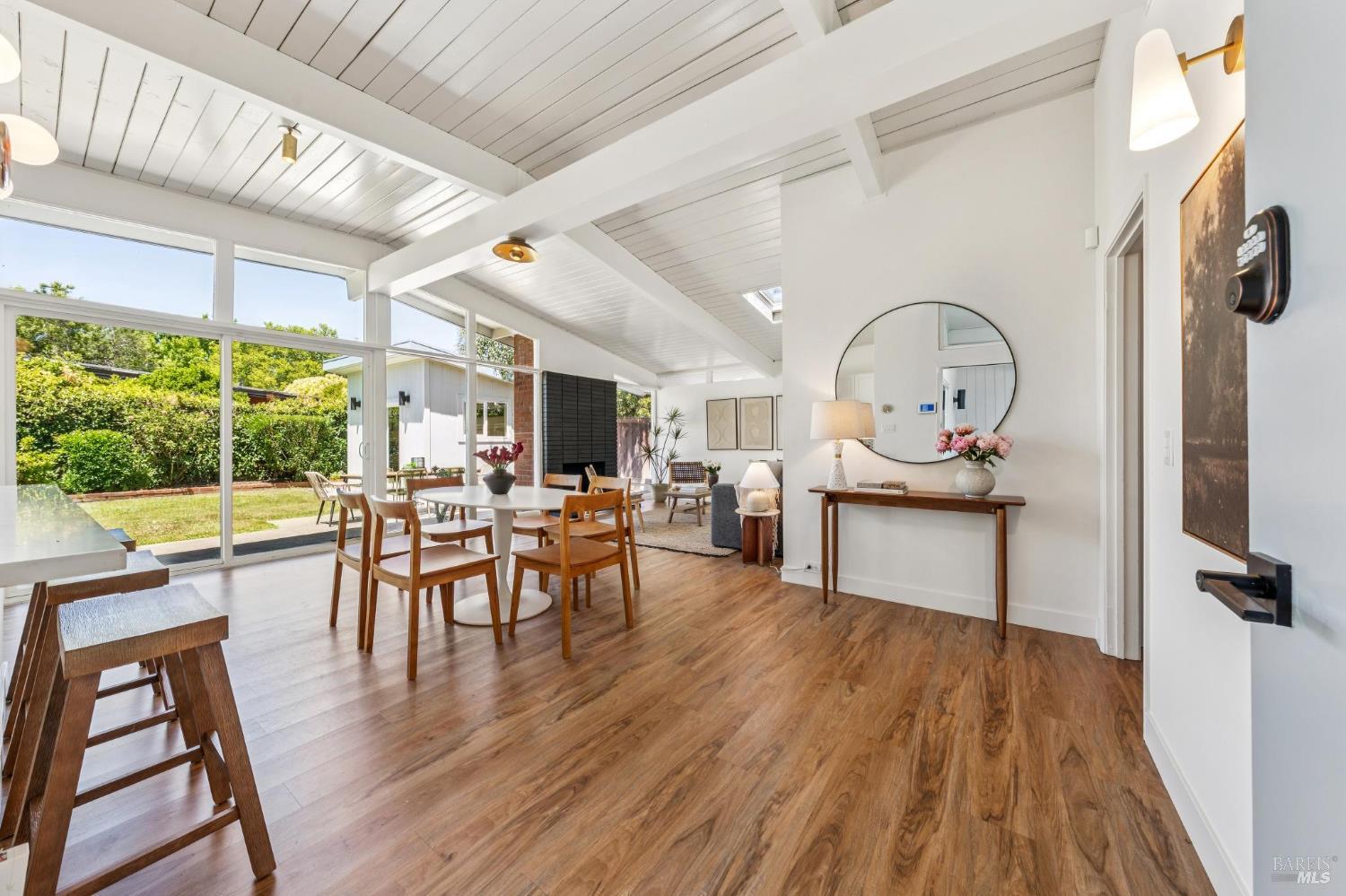 384 Hibiscus Way