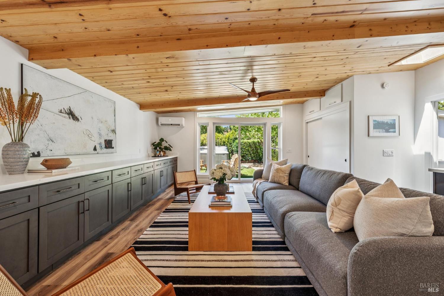 384 Hibiscus Way