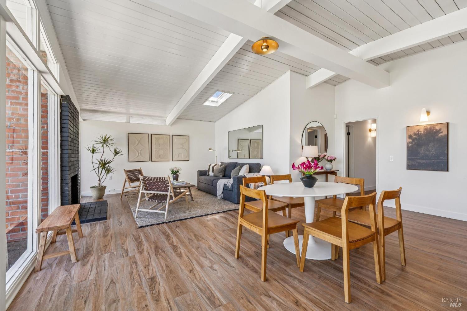 384 Hibiscus Way