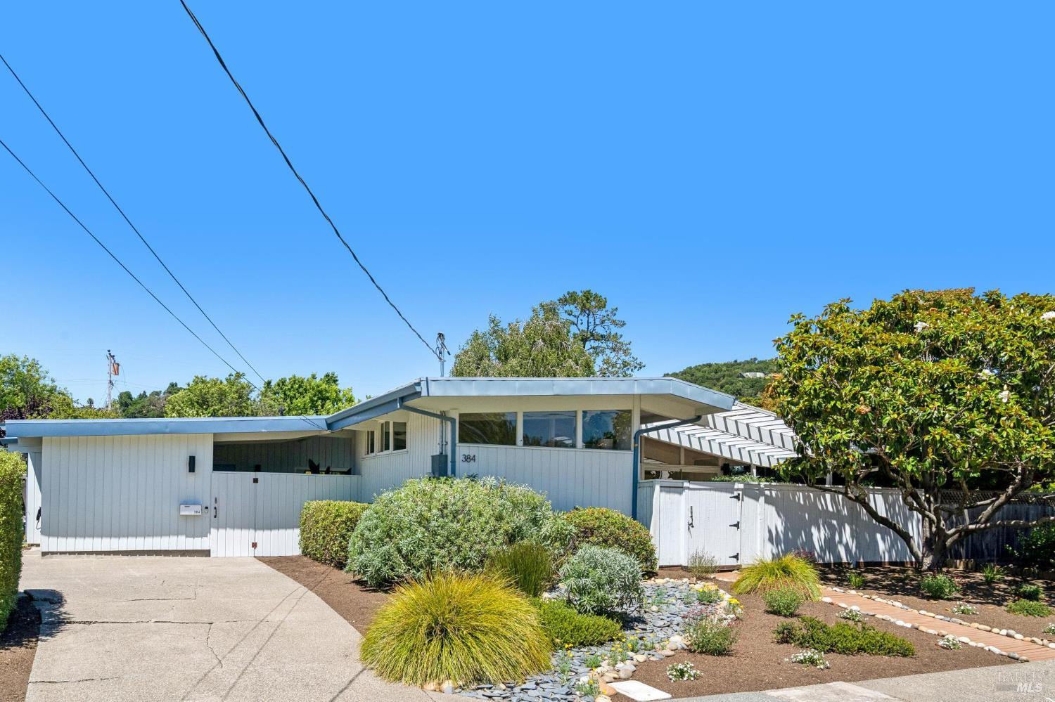 384 Hibiscus Way