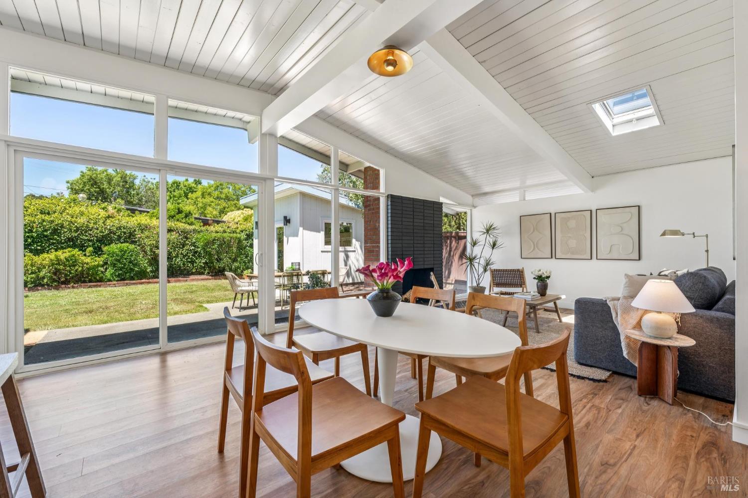 384 Hibiscus Way