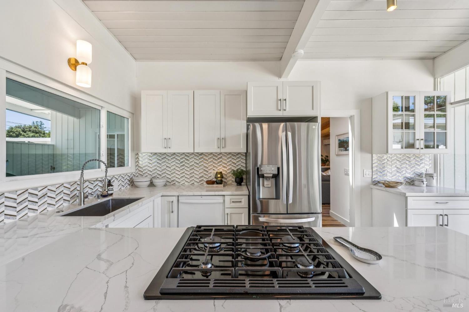 384 Hibiscus Way