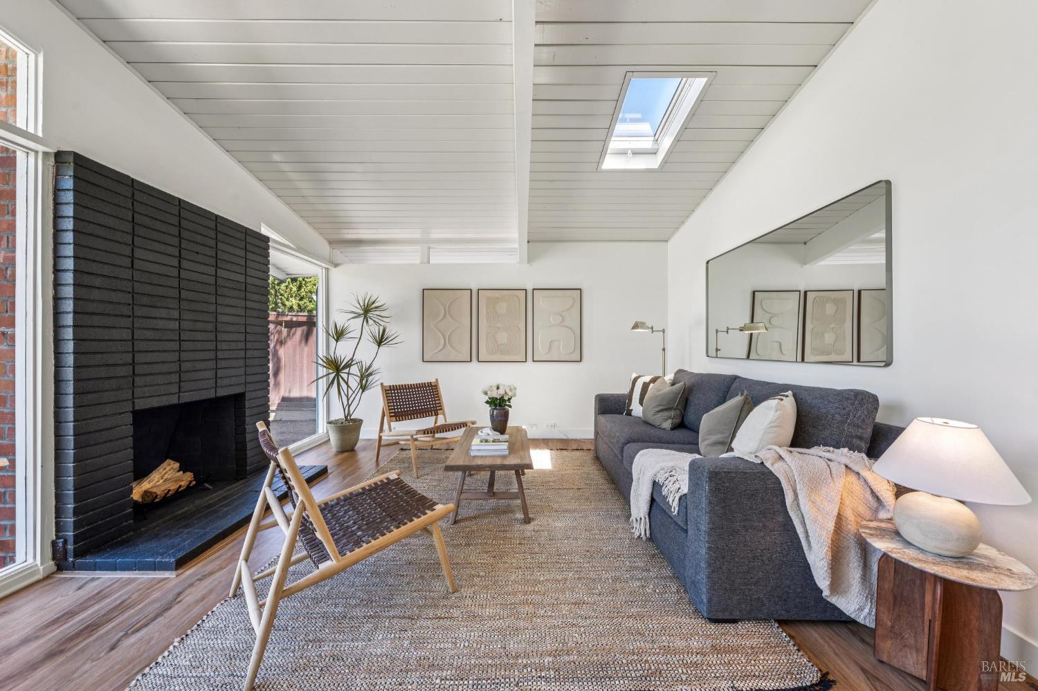 384 Hibiscus Way