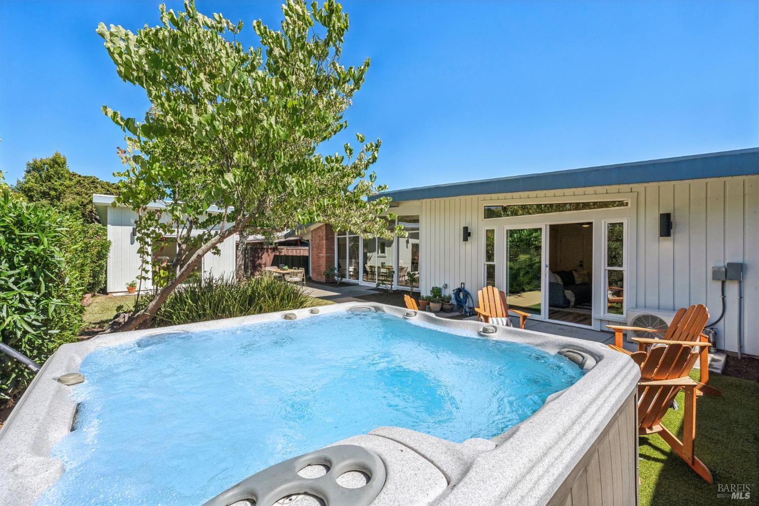 384 Hibiscus Way