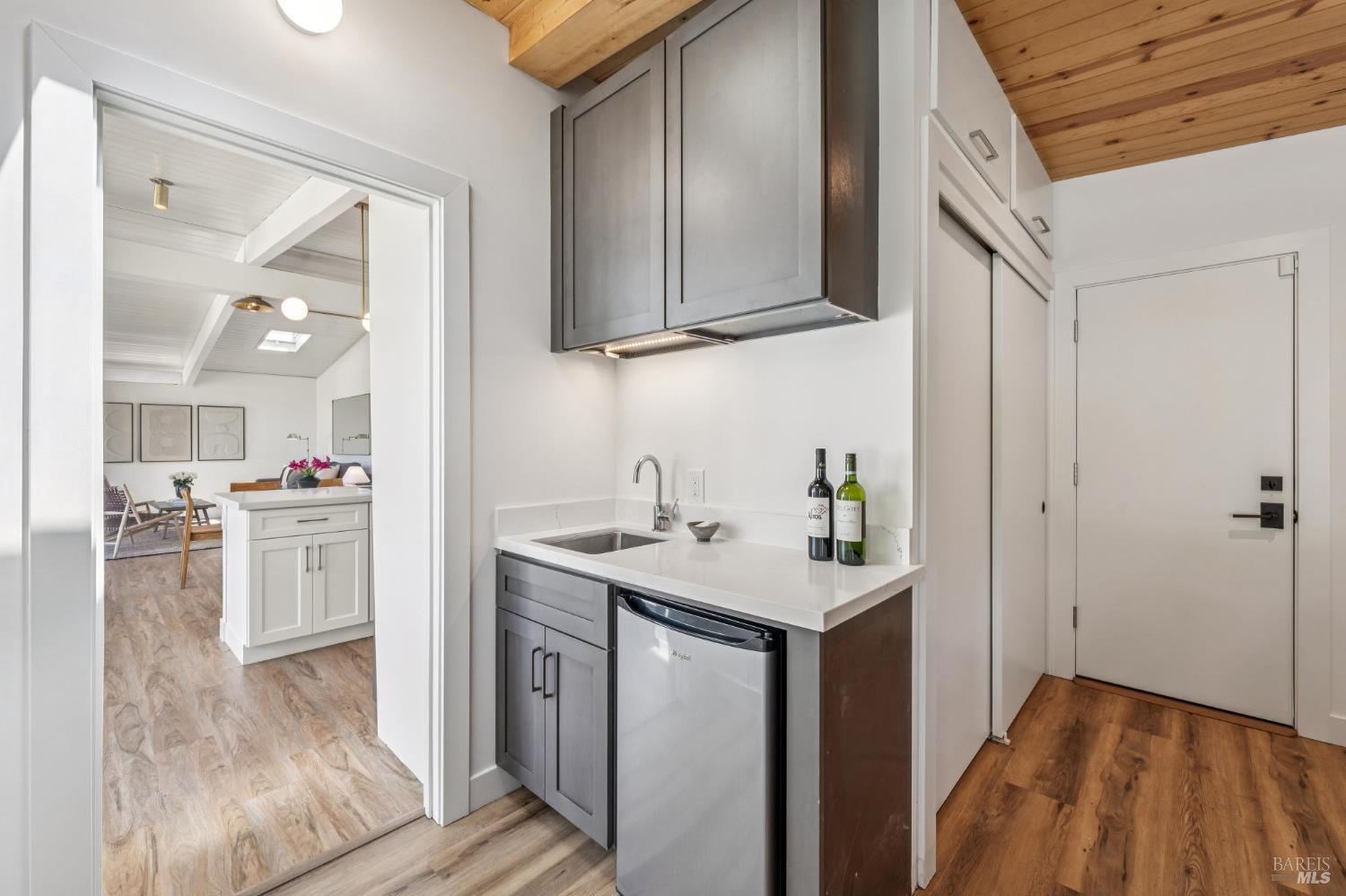 384 Hibiscus Way