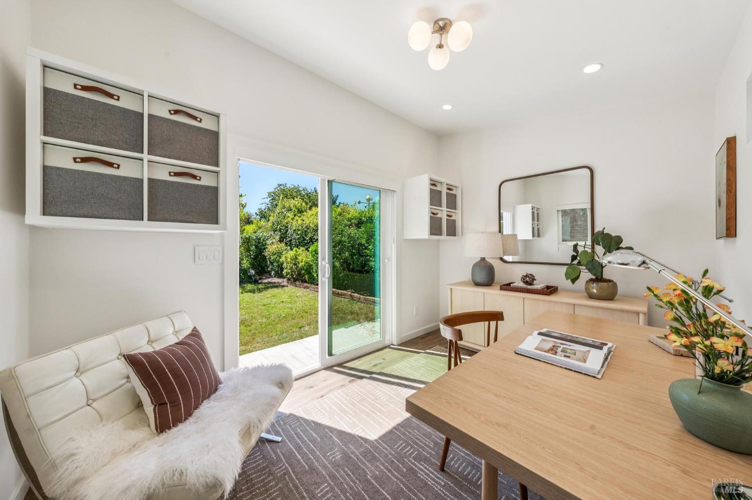 384 Hibiscus Way