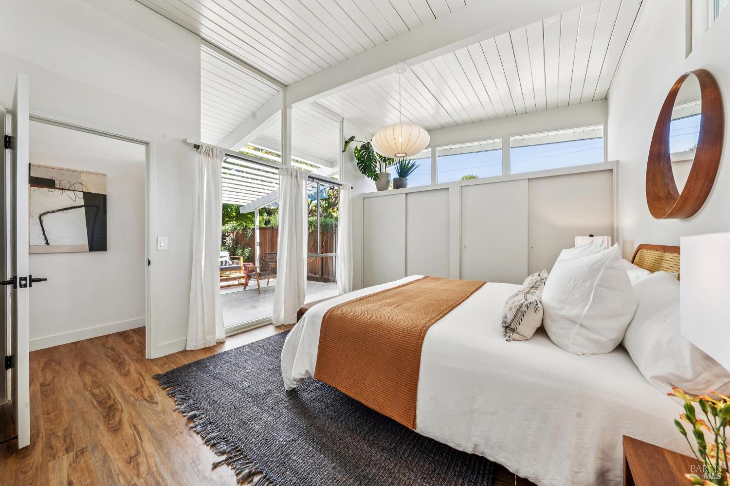 384 Hibiscus Way