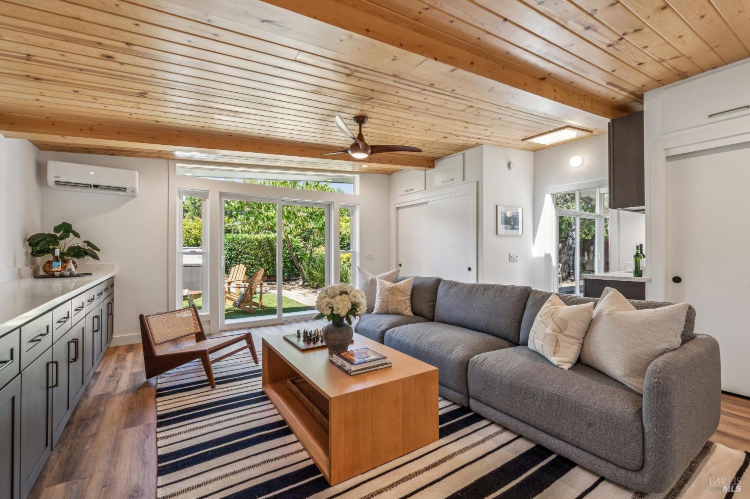 384 Hibiscus Way