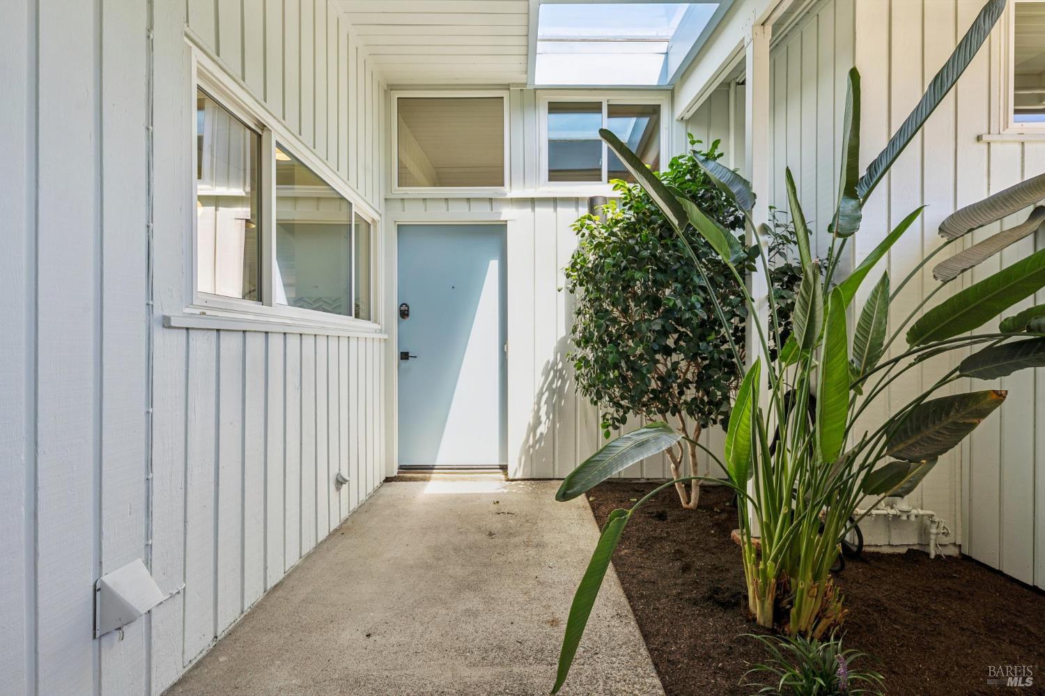 384 Hibiscus Way