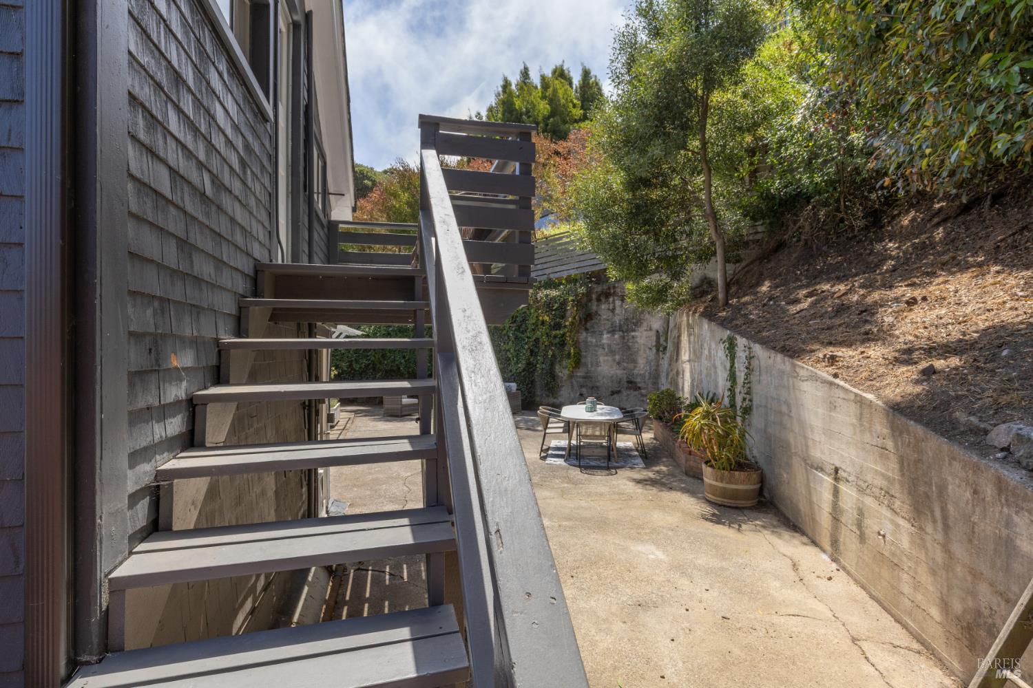 24 Cazneau Avenue
