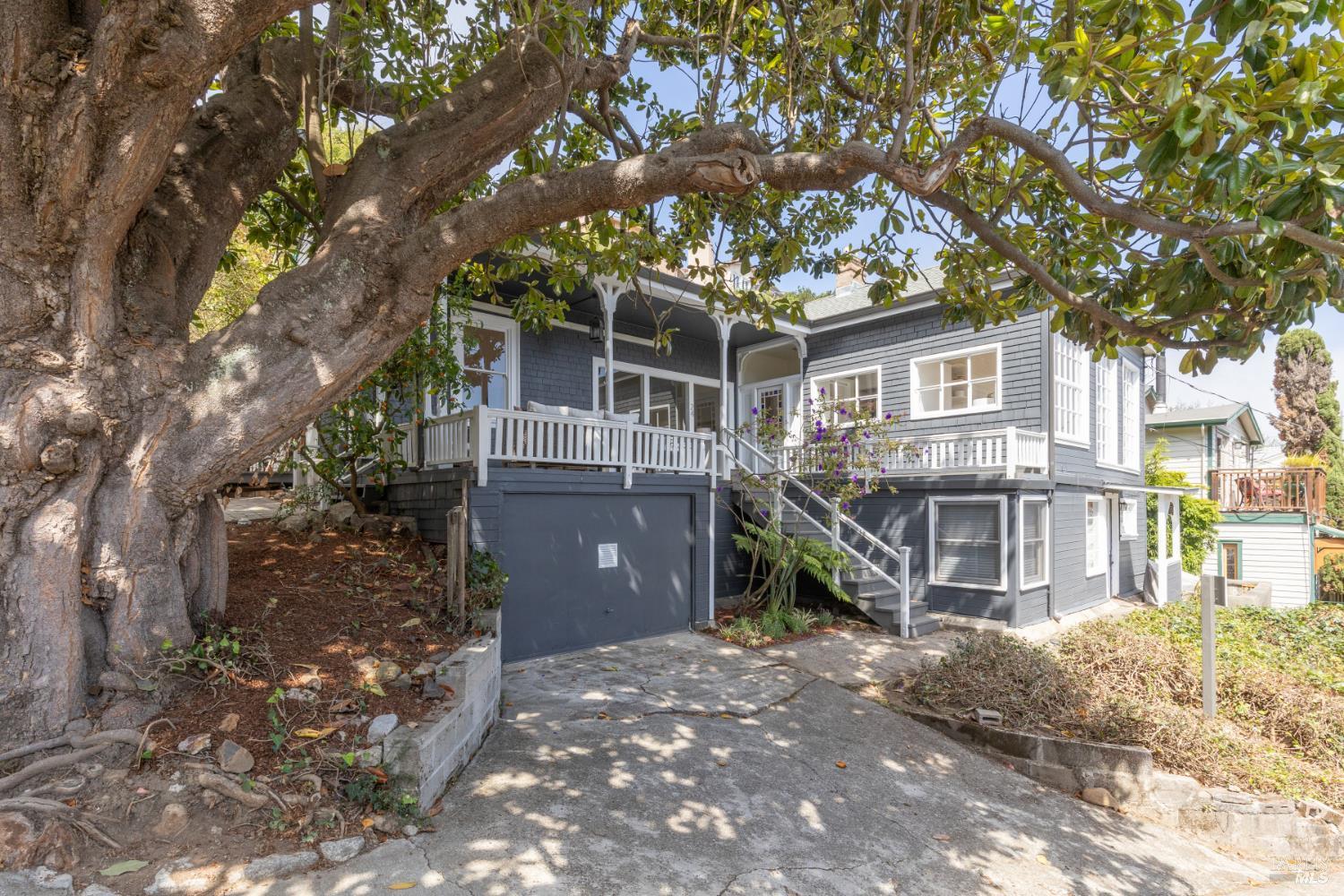 24 Cazneau Avenue