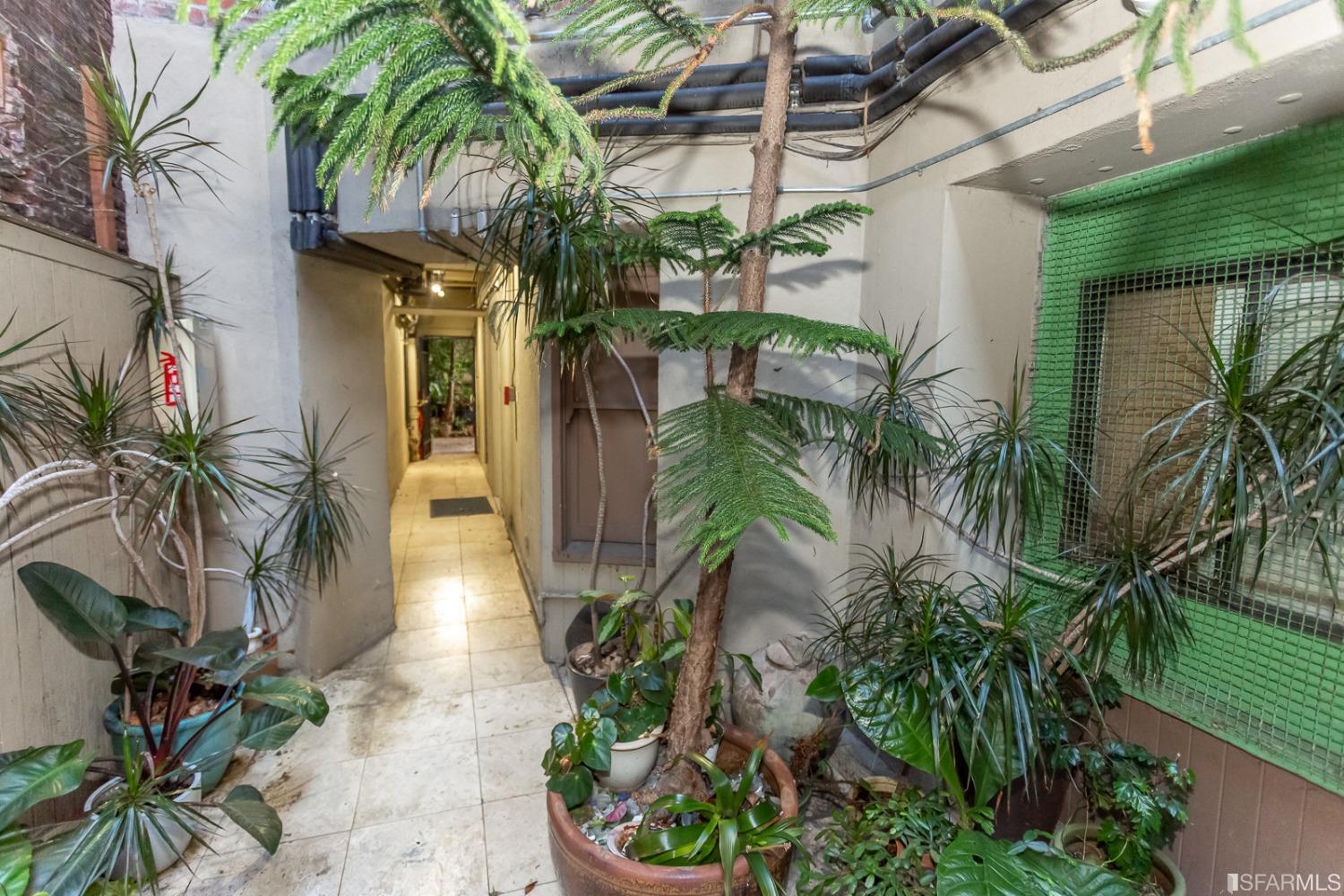 735 Geary Street Unit: 204