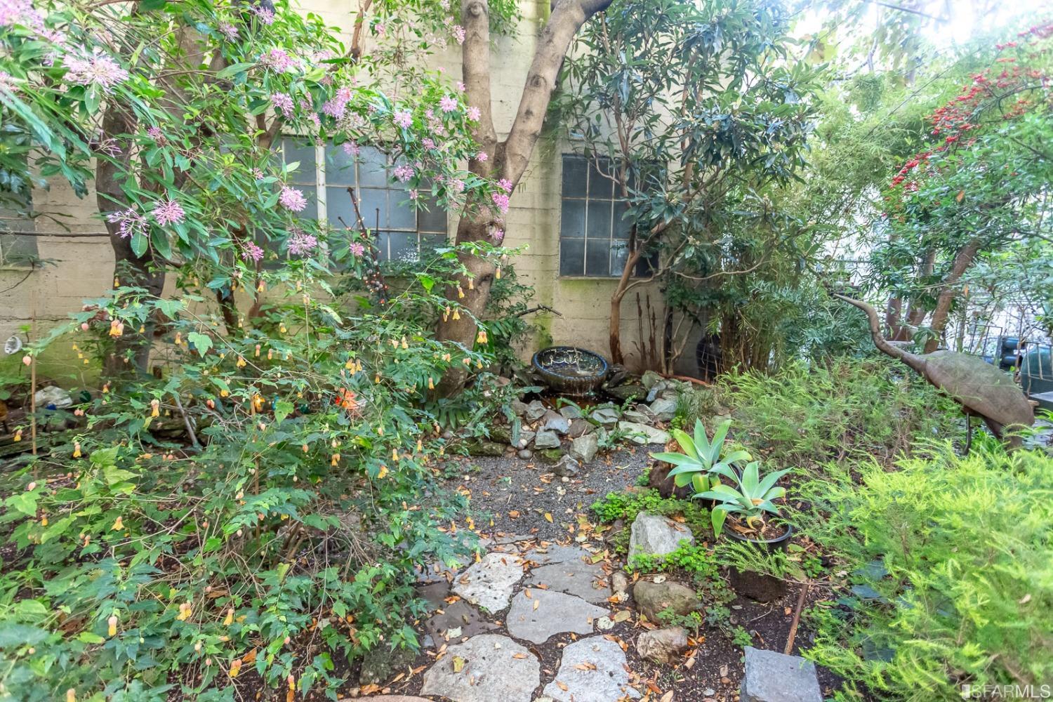 735 Geary Street Unit: 204