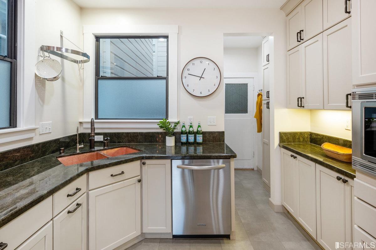 1020 Union Street Unit: 8