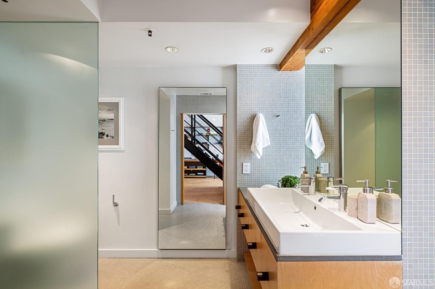540 Delancey Street Unit: 402-3