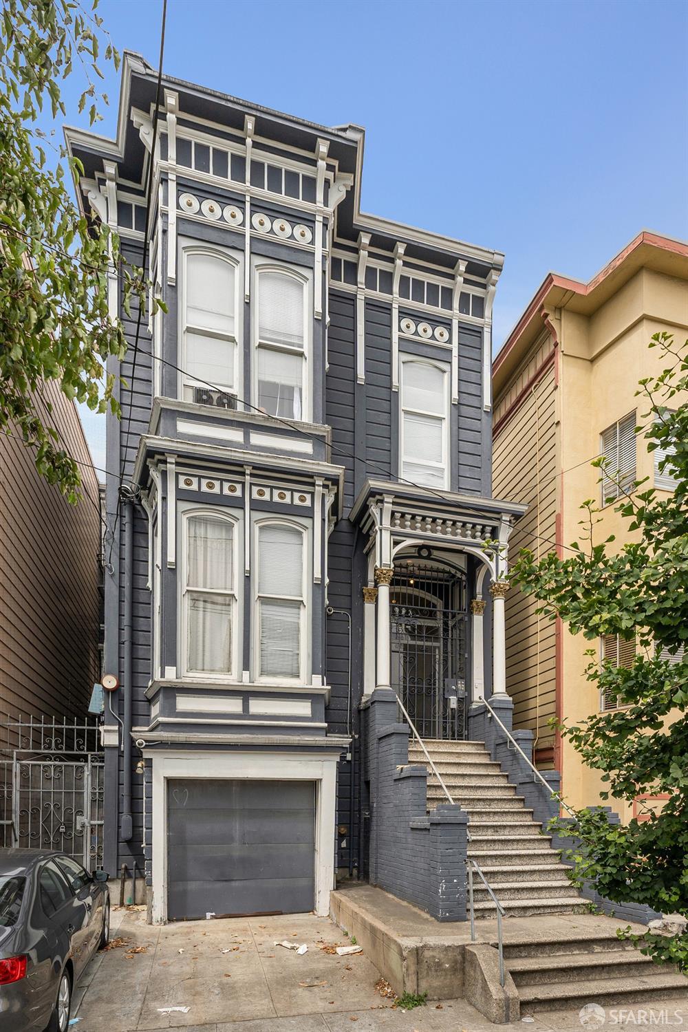 1110 South Van Ness Avenue