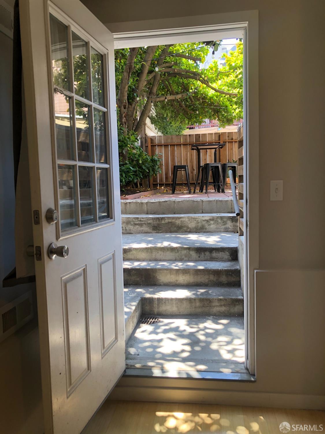 1110 South Van Ness Avenue