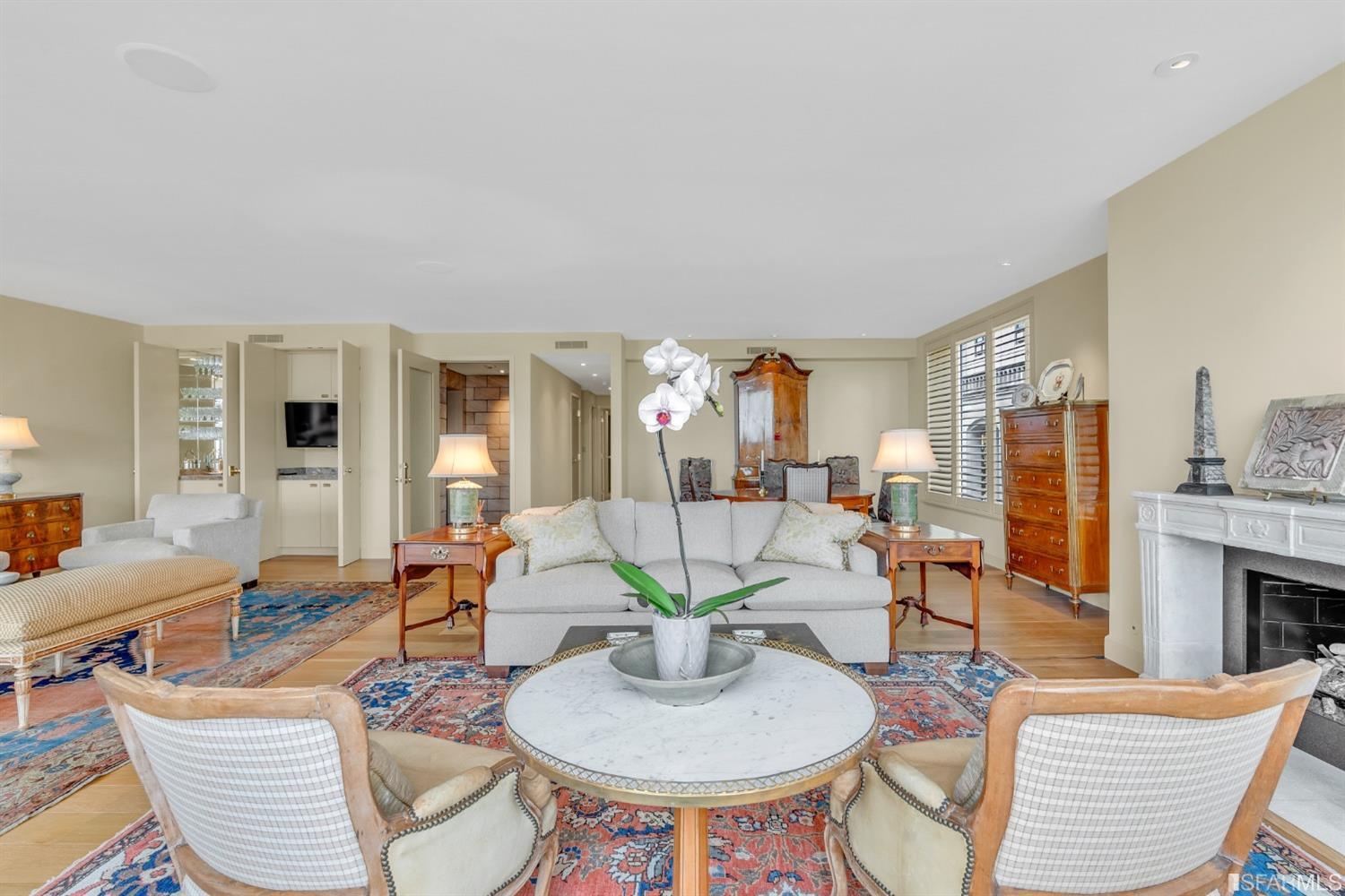 1150 Sacramento Street Unit: 303