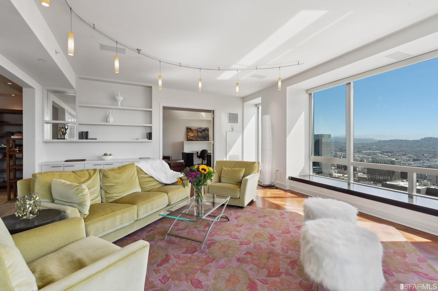 765 Market Street Unit: 33F