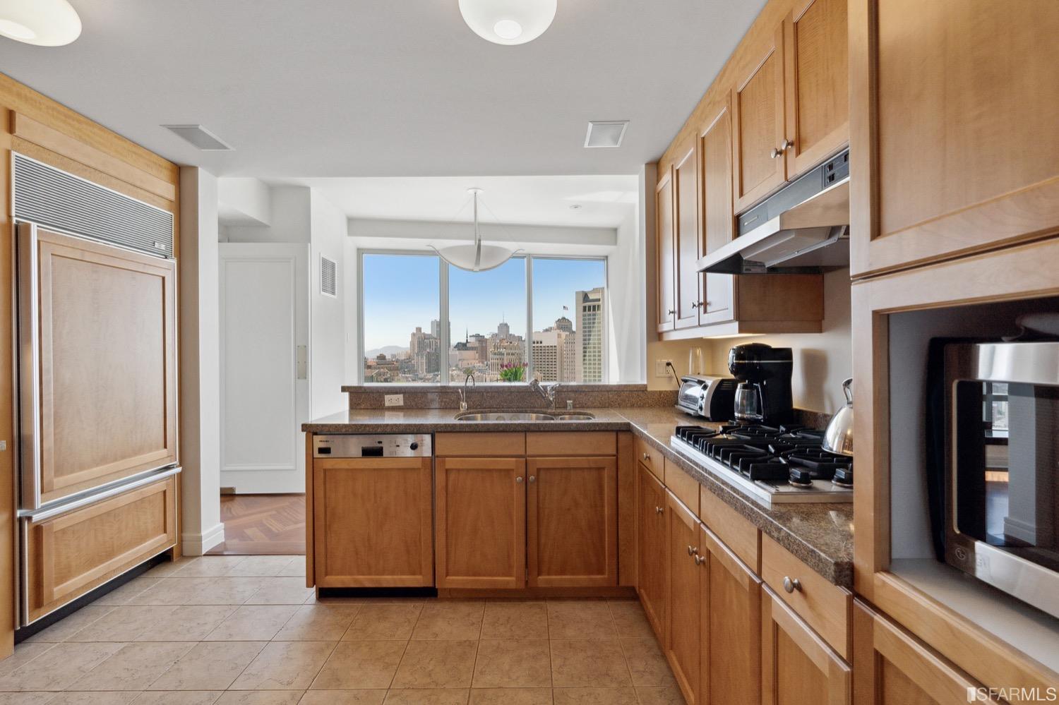 765 Market Street Unit: 33F