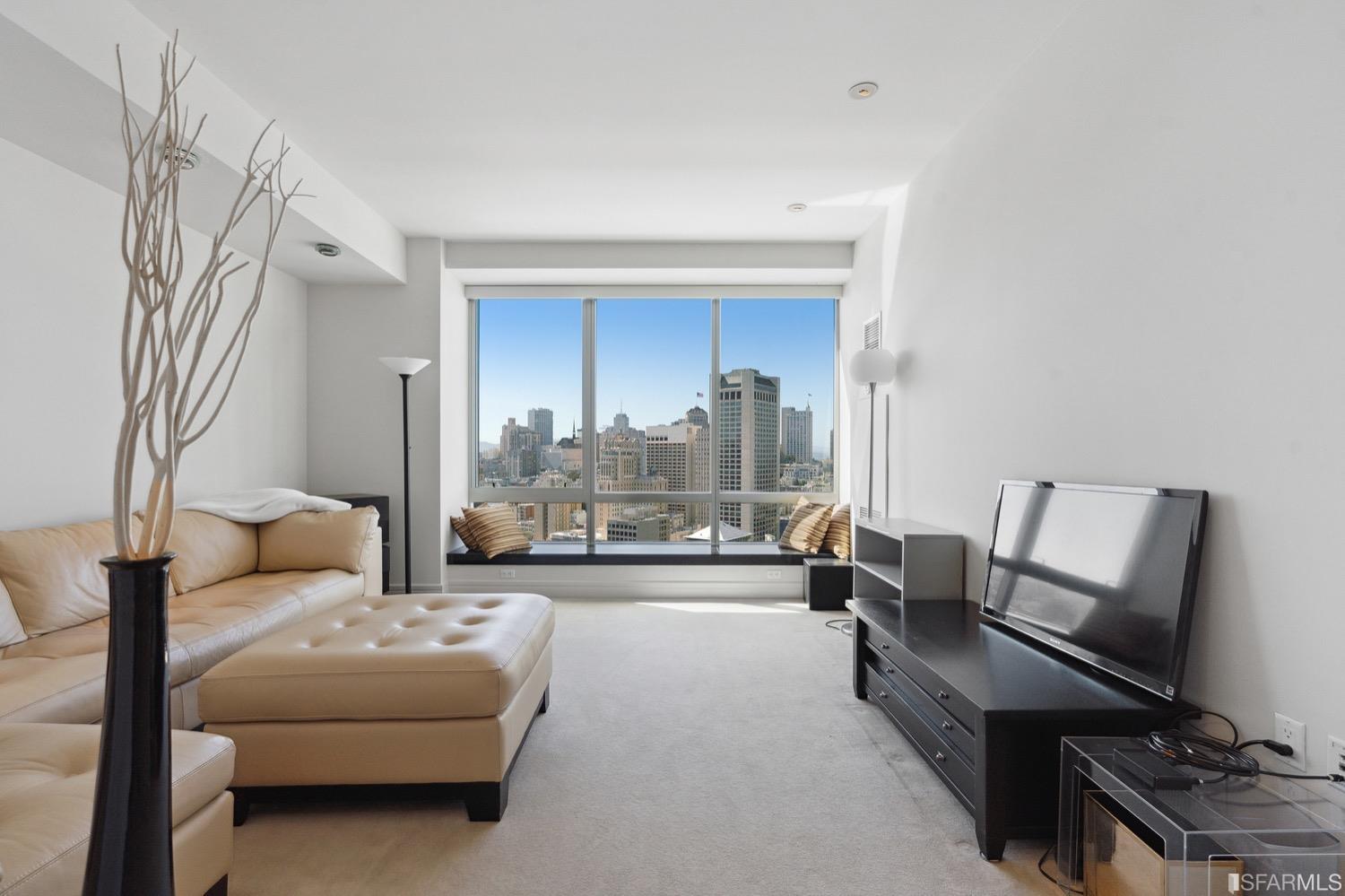 765 Market Street Unit: 33F
