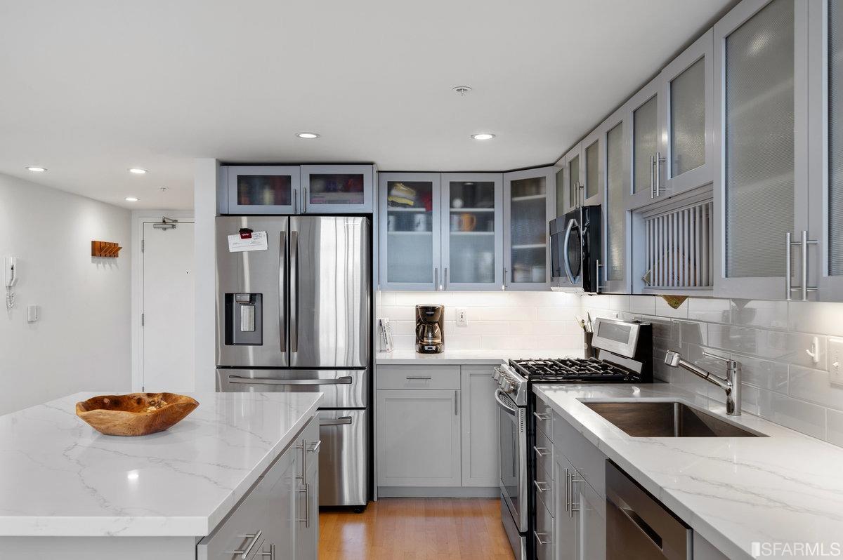 1207 Indiana Street Unit: 6