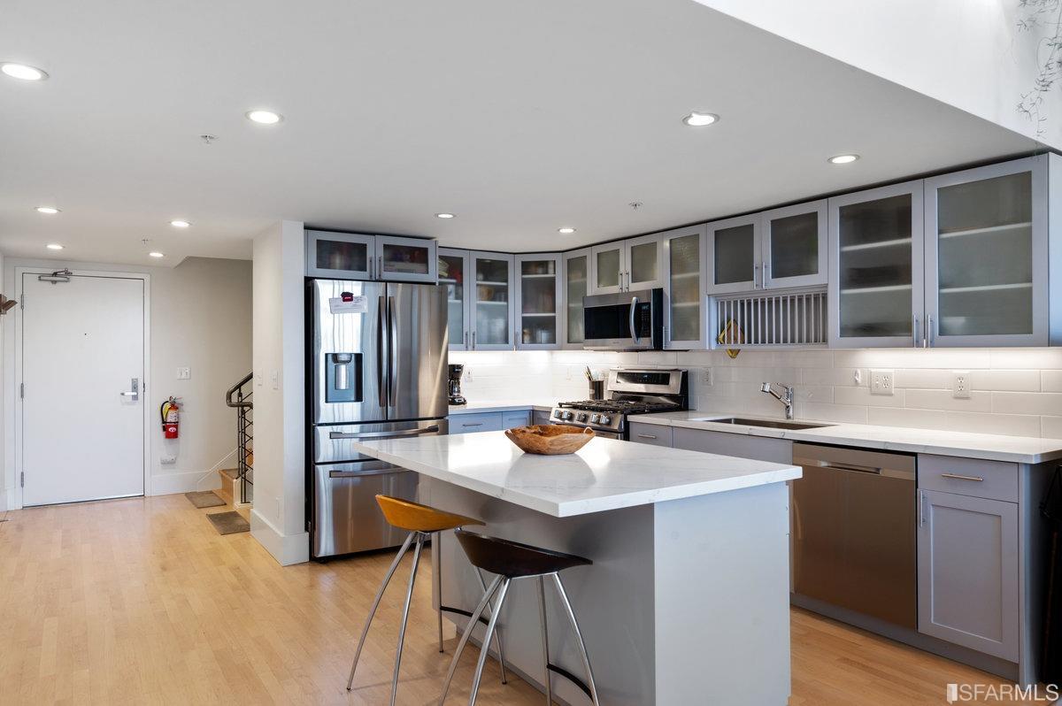 1207 Indiana Street Unit: 6