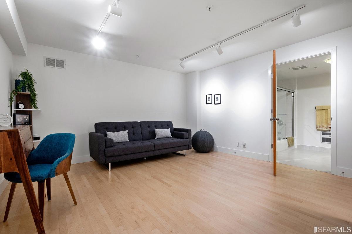 1207 Indiana Street Unit: 6